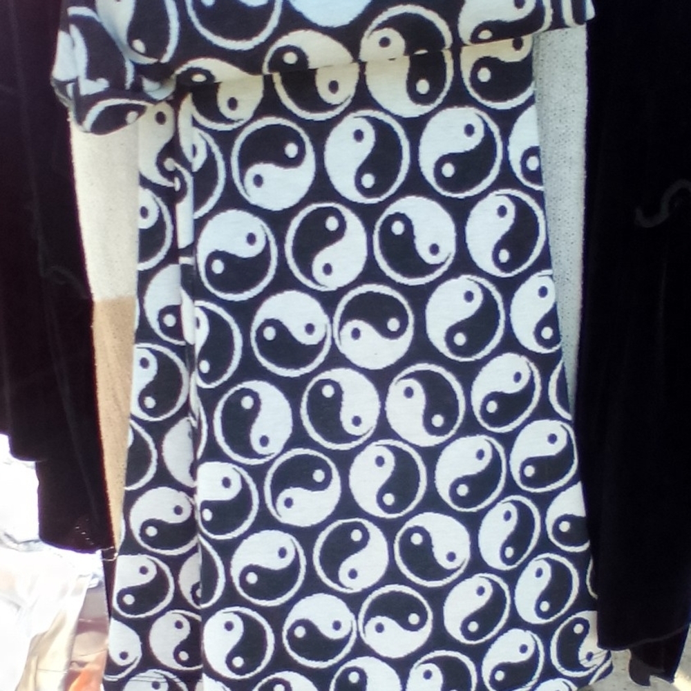 Yin Yang Pattern in Black and White Bell-bottoms - Picture 4 of 4